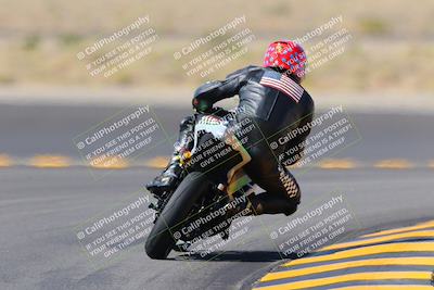 media/Oct-08-2022-SoCal Trackdays (Sat) [[1fc3beec89]]/Turn 11 Backside (1145am)/